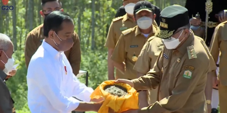 Gubernur Aceh ikut rabur tanah dan percik air di lokasi IKN