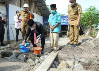 Gubernur Aceh lakukan peletakan batu pertama pembangunan rumah dhuafa 2022