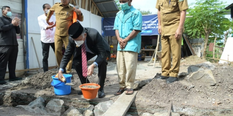 Gubernur Aceh lakukan peletakan batu pertama pembangunan rumah dhuafa 2022