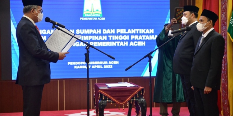 Gubernur Aceh lantik Kepala Biro PBJ dan Kadis DPMG 