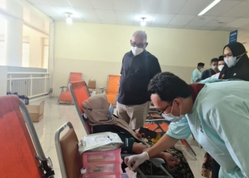 Sekda Aceh tinjau pelayanan donor darah di RSUDZA Banda Aceh