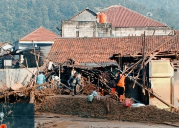 Banjir bandang menerjang wilayah Desa Purasari di Kecamatan Leuwiliang, Kabupaten Bogor, Jawa Barat, Rabu (22/6). (Foto: Dok. Bnpb)