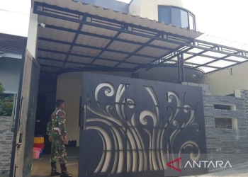 Rumah tempat kejadian penembakan istri seorang anggota TNI di Jalan Cemara III, Kota Semarang, Senin. ANTARA/I.C. Senjaya