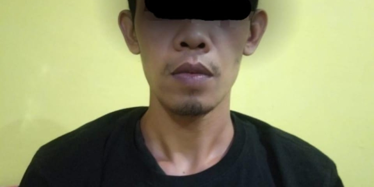 Polisi menangkap IF (34) salah satu warga di Kecamatan Bubon, Kabupaten Aceh Barat, diduga menyebarkan foto tak senonoh ke media sosial. (Foto: Dok. Polisi)