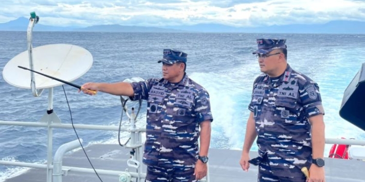 Pangkoarmada RI Laksamana Madya TNI Abdul Rasyid K melaksanakan inspeksi mendadak (sidak) di Perairan Utara Aceh dan Sabang, Senin (11/7/2022). (ANTARA/HO-Humas Koarmada RI)