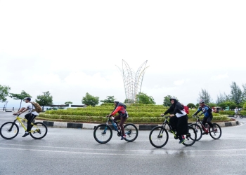 Pesepeda mengikuti fun bike bertema “Historical Heritage” yang diselenggarakan Dinas Kebudayaan dan Pariwisata (Disbudpar) Aceh, Minggu (25/7/2022). (Foto: Ist)
