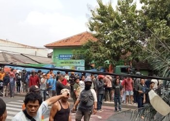 Suasana di lokasi kejadian kecelakaan maut Jalan Sultan Agung, Bekasi Barat, Kota Bekasi, Rabu (ANTARA/Pradita Kurniawan Syah).