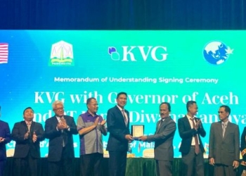 Penandatanganan MoU antara Pemerintah Aceh dengan Kenaf Venture Global (KVG) perusahaan Malaysia, dalam hal teknologi, penelitian, dan pengembangan benih kenaf di Ritz-Carlton Pacific Place, Jakarta, Selasa (16/8/2022). (Foto: Ist)