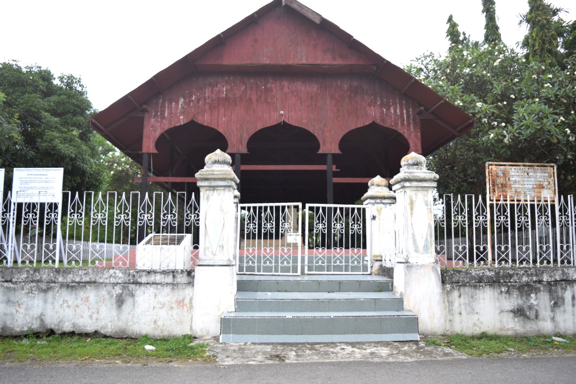Kompleks makam Kandang XII yang terletak di Gampong Kampung Baru Kelurahan Keraton, Kecamatan Baiturahman, Kota Banda Aceh. (Foto: Fahzian Aldevan)