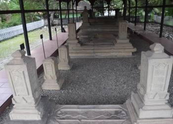 Kompleks makam Kandang XII yang terletak di Gampong Kampung Baru Kelurahan Keraton, Kecamatan Baiturahman, Kota Banda Aceh. (Foto: Fahzian Aldevan)