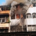 Ruko yang dijadikan rumah indekos terbakar di kawasan Tambora, Jakarta Barat, Rabu (17/8/2022). (Foto: Sudin Gulkamart Jakarta Barat)