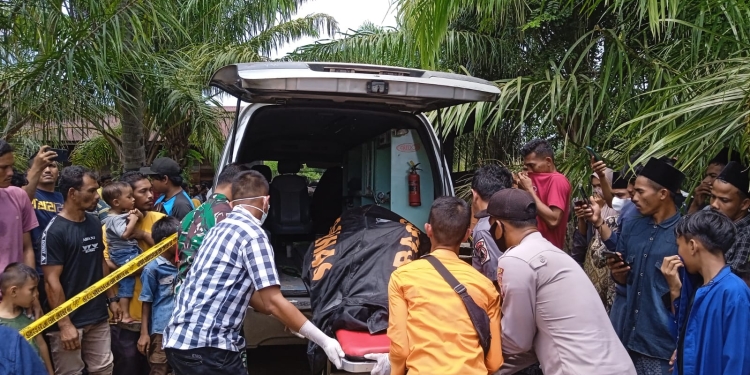 Mayat tanpa identitas ditemukan di sungai Arakundo, Aceh Timur. (Foto: Dok. Polisi)