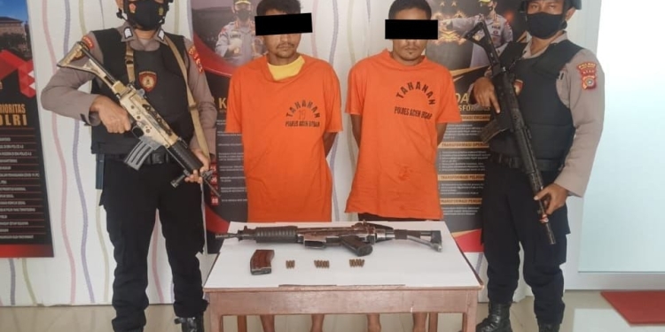 Polisi menangkap pencuri besi di Aceh Besar dan barang bukti satu pucuk senjata api diamankan. (Foto: Dok. Polda Aceh)
