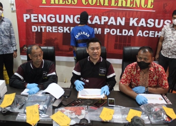 Konferensi pers pengungkapan kasus pembakaran merah putih di Ditreskrimum Polda Aceh, Jumat (26/8/2022). (Foto: Dok. Polda Aceh)