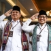 Ketua Umum Partai Gerindra Prabowo Subianto (kiri) bersama Ketua Umum Partai Kebangkitan Bangsa (PKB) Muhaimin Iskandar (kanan). (ANTARA FOTO/M RISYAL HIDAYAT)