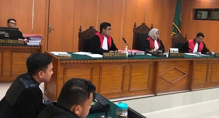 Dokumentasi - Majelis hakim membacakan putusannya terhadap tiga terdakwa narkoba di Pengadilan Negeri Idi, Aceh Timur. Antara/Hayaturrahmah