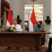 Presiden Jokowi didampingi Menteri Keuangan Sri Mulyani Indrawati, Menteri Sosial Tri Rismaharini, Menteri Energi dan Sumber Daya Mineral (ESDM) Arifin Tasrif menyampaikan kenaikan harga BBM bersubsidi di Istana Merdeka Jakarta, Sabtu (3/9/2022) (ANTARA/Desca Lidya Natalia)