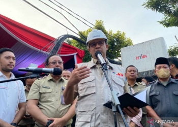 Anies Baswedan saat memberikan keterangan kepada media di Jakarta, Senin (5/9/2022). ANTARA/Luthfia Miranda Putri