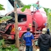Kondisi truk tangki BBM yang mengalami kecelakaan di Jalan Raya Sampang-Maos, Desa Maos Kidul, Kecamatan Maos, Kabupaten Cilacap, Rabu (7-9-2022). ANTARA/HO-Polres Cilacap