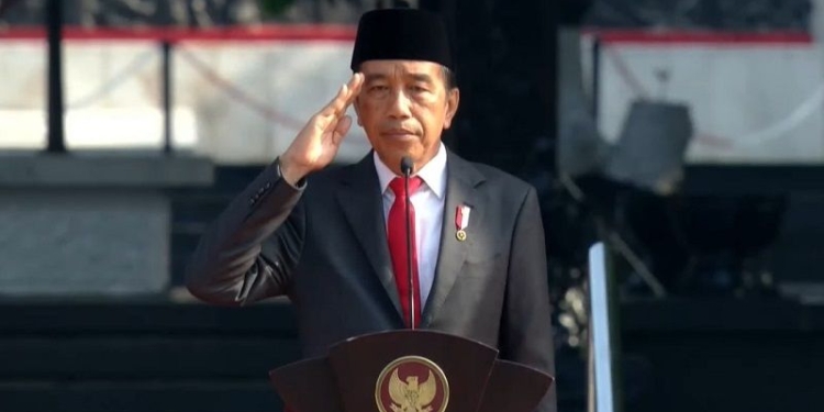 Tangkapan layar Presiden Joko Widodo saat menjadi inspektur upacara Hari Peringatan Kesaktian Pancasila di Monumen Pancasila Sakti, Lubang Buaya, Jakarta Timur, Sabtu (1/10/2022). ANTARA/Gilang Galiartha