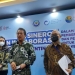 Menteri Kelautan dan Perikanan Sakti Wahyu Trenggono (kedua kiri) memberikan keterangan pada wartawan di Gedung Mina Bahari III KKP Jakarta, Selasa (11/10/2022). (ANTARA/Aditya Ramadhan)