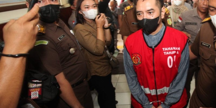 Terdakwa MSAT di Pengadilan Negeri Surabaya, Senin (10/10/2022). (ANTARA/Didik Suhartono)