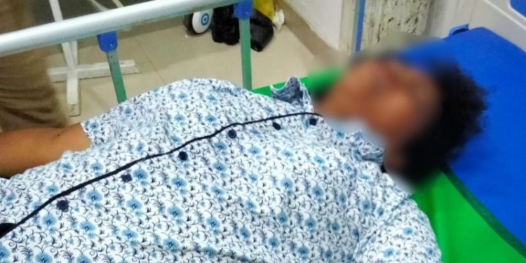 Tangkapan layar-Satu dari tiga wanita korban dugaan penganiayaan Kepala Dinas Pemuda dan Olahraga Provinsi Papua Barat saat mendapatkan perawatan medis di Rumah Sakit Angkatan Laut Manokwari Papua Barat pada Kamis (27/10/2022) malam. ANTARA/Hans Arnold Kapisa