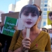 Pengunjuk rasa berkumpul untuk mendukung kaum perempuan Iran dan memprotes kematian Mahsa Amini di Alun-Alun Callao di Madrid, Spanyol, 1 Oktober 2022. ANTARA/REUTERS/Isabel Infantes/as.
