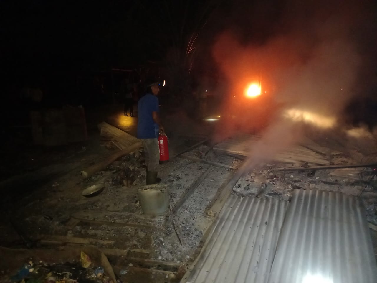 Keadaan sumur minyak yang terbakar di areal perkebunan PT. PPP Desa Seuneubok Lapang, Kecamatan Peureulak Timur (Dok. Polres Aceh Timur).