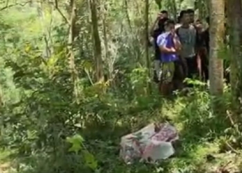 Jasad seorang perempuan yang terbungkus tas ditemukan di perkebunan di Desa Kepuk, Kecamatan Bangsri, Kabupaten Jepara, Jumat (28/10/2022). ANTARA/HO-Dok.