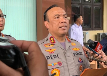 Kadiv Humas Polri Irjen Pol. Dedi Prasetyo memberikan keterangan kepada wartawan di Mapolda Jatim, Surabaya, Kamis (20-10-2022). ANTARA/Willy Irawan