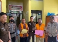Penyidik Kejaksaan Negeri (Kejari) Kabupaten Lembata, Provinsi Nusa Tenggara Timur (NTT) melakukan penahanan terhadap dua tersangka dalam kasus pengadaan kapal rakyat di Kabupaten Lembata. ANTARA/HO-Kejaksaan Tinggi NTT