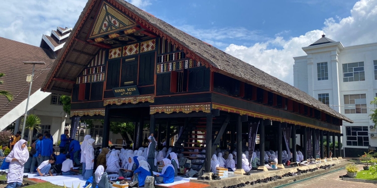 Suasana kegiatan Belajar Bersama di Museum Aceh, Senin (2811/2022). (Dok. Disbudpar Aceh)
