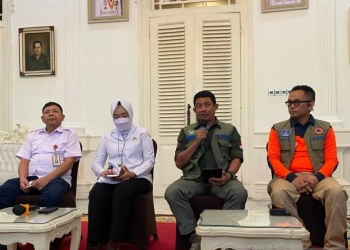 Konferensi pers gempa M 5,6 Cianjur di Pendopo Kabupaten Cianjur, Jawa Barat, Selasa (22/11/2022). (ANTARA/Devi Nindy)