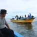 Pj Bupati Aceh Jaya, Nurdin meninjau pemasangan alat tangkap ramah lingkungan bersama nelayan Lhok Rigaih Kecamatan Setia Bakti Aceh Jaya, Sabtu (19/11/2022) (ANTARA/HO)
