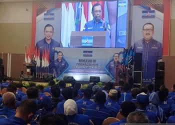 Kepala Badan Pembina Organisasi, Kaderisasi dan Keanggotaan DPP Partai Demokrat, Herman Khaeron, saat membuka Musyawarah Cabang serentak 24 kabupaten/kota di Makassar, Sulawesi Selatan, Minggu. ANTARA/Darwin Fatir