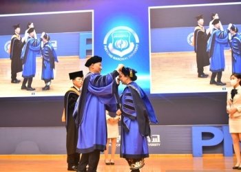 Ketua DPR RI Puan Maharani dikukuhkan sebagai Doktor Honoris Causa di College Theatre PKNU, Busan, Korea Selatan, Senin (7/11/22) (ANTARA/HO-DPR RI)