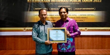 Penyerahahan Penghargaan Keterbukaan Informasi Publik Tahun 2022 kepada Pemerintah Kota Sabang di Gedung Serba Guna Sekretariat Daerah Aceh, Rabu (30/11/2022). (Dok. Humas Kota Sabang)