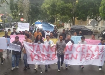 Puluhan wartawan di Aceh Tengah menggelar aksi solidaritas, Jumat (11/11/2022). (ANTARA/Dok. PWI Aceh Tengah)
