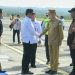 Pj.Gubernur Aceh, Achmad Marzuki beserta Forkopimda Aceh, saat menyambut kedatangan Menko Polhukam RI, Mahfud MD, dan Menteri Dalam Negeri RI, Muhammad Tito Karnavian, di Bandara Internasional Sultan Iskandar Muda, Blang Bintang, Aceh Besar, Rabu (21/12/2022). (Dok. Humas Pemerintah Aceh)