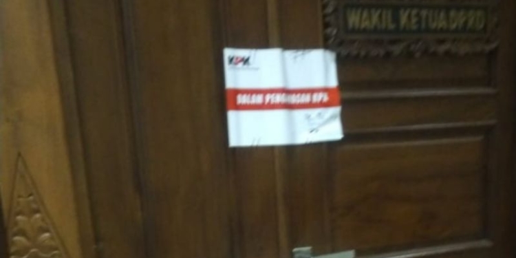 Ruang Wakil Ketua DPRD Jatim Sahat Tua Simanjuntak yang disegel oleh Komisi Pemberantasan Korupsi di Surabaya, Jawa Timur, Rabu (14/12/2022). (ANTARA/Istimewa)