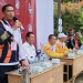 Bendahara Umum KONI Aceh memberi araha sebelum membuka secara resmi pertandingan cabang arung jeram PORA XIV 2020 Pidie, Kamis (15/12/2022). (Dok. Ist)