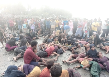 Imigran Rohingya terdampar di pesisir pantai Desa Ujolung Pie, Kecamatan Muara Tiga, Kabupaten Pidie, Senin (26/12/2022). (Dok. Ist)