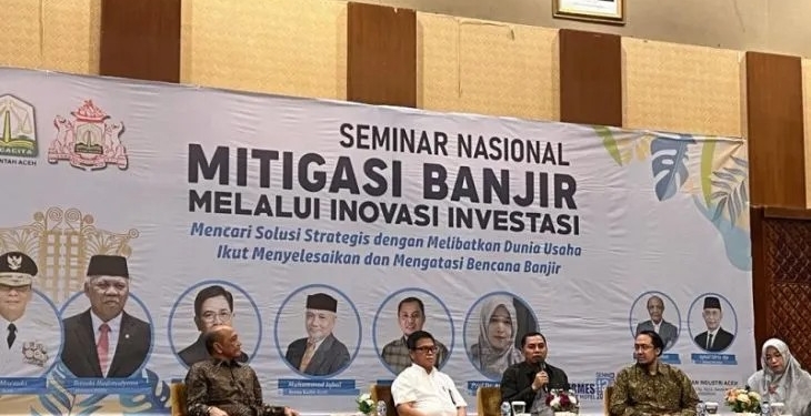 Kegiatan seminar mitigasi banjir melalui inovasi investasi yang dilaksanakan Kadin Aceh, di Banda Aceh, Senin (12/12/2022) (ANTARA/HO/Kadin Aceh)