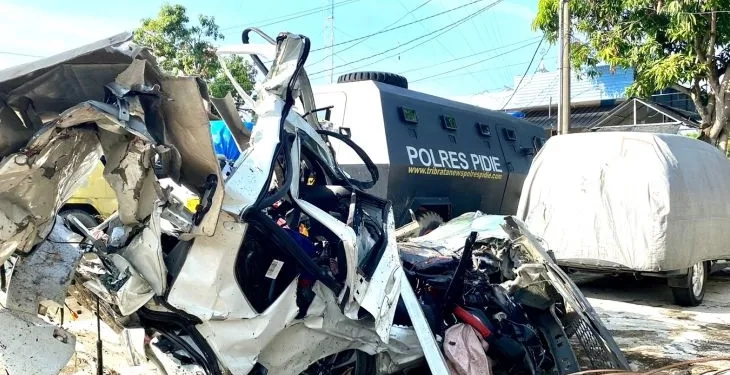 Foto : Kecelaan maut Mobil Honda Jazz ditimpa truk CPO diamankan ke Mapolres Pidie. (Sabtu, 31/12/2022) (ANTARA/ Mira Ulfa)