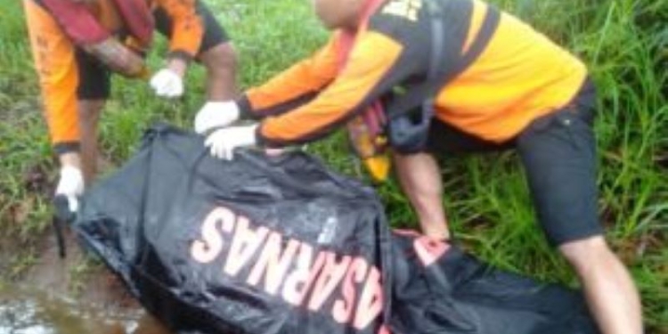 Tim Search And Rescue (SAR) gabungan di Kota Dumai telah menemukan jasad seorang pemancing Rudi karena diterkam buaya di sungai Masjid Kelurahan Bagan Keladi, Kecamatan Dumai Barat, Kota Dumai. Antara/Juru bicara TIM SAR Dumai.