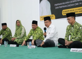 Ketua pusat DMI Jusuf Kalla bersilahturahmi dengan pengurus DMI Kalbar di Pontianak. istimewa