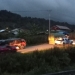 Konvoi kendaraan mengangkut warga Distrik Mapia yang mengungsi ke Nabire, Minggu (22/1/2023) malam. ANTARA/HO-Polres Dogiai