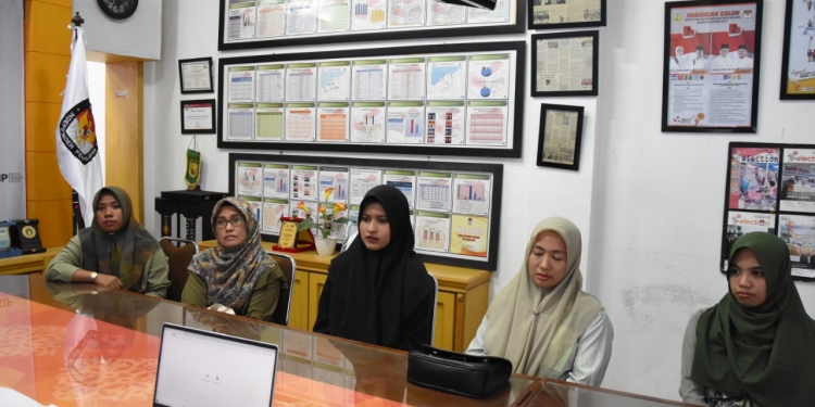 Calon Panitia Pemungutan Suara (PPS) se-Kota Banda Aceh mengikuti seleksi wawancara di Kantor KIP Kota Banda Aceh, Rabu (18/1/2023). (Dok. KIP Kota Banda Aceh)