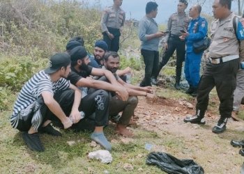 Arsip. Sejumlah WNA asal India yang ditemukan terdampar di Rote Ndao. ANTARA/Ho-Humas Polres Rote Ndao.